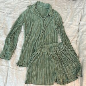 Green Women's Pleated Set